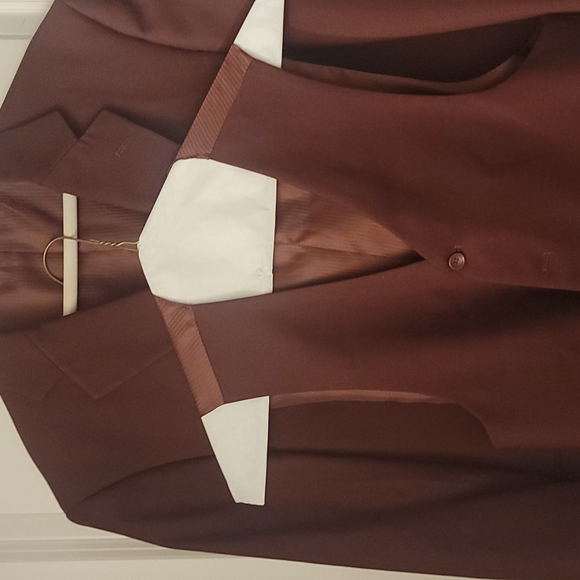 Men 3, Piece very nice burgundy Suit. FATHER'S DAY OR PROM!! - Picture 6 of 15